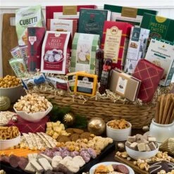 International Christmas Snack Gift Basket Jumbo