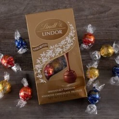 Christmas Chocolate Gift Basket -Cheap Gift Baskets Store LND020