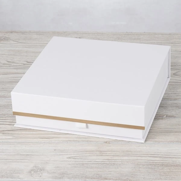 Classic Snack Gift Box 8 Classic Snack Gift Box - Image 6